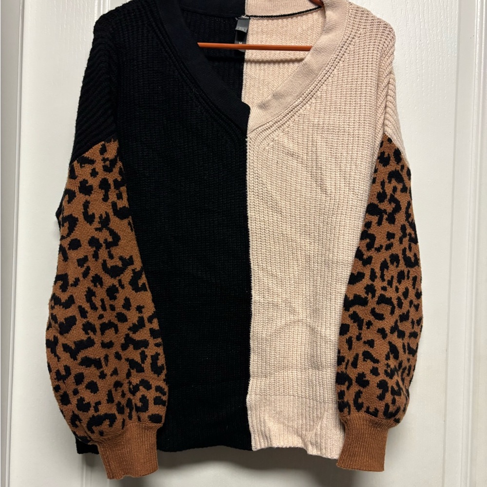 Alya Black and Cream V-Neck Sweater with Leopard Sleeves